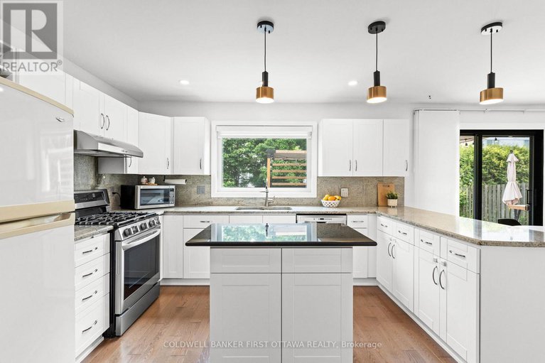 28427469/2722-wyldewood-street/emerald-woodssawmill-creek/ottawa/ontario/K1T2R9_12