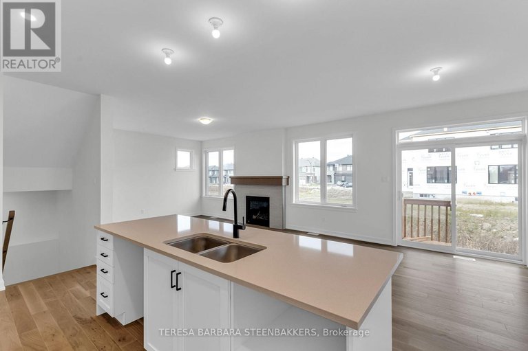 28424668/783-kenny-gordon-avenue/riverside-southgloucester-glen/ottawa/ontario/K4M0V2_13