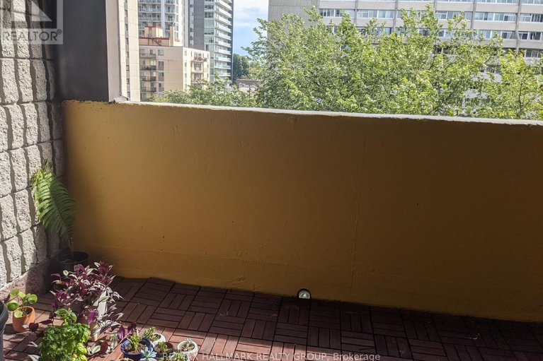 28602986/704-200-bay-street/ottawa-centre/ottawa/ontario/K1R7W8_17
