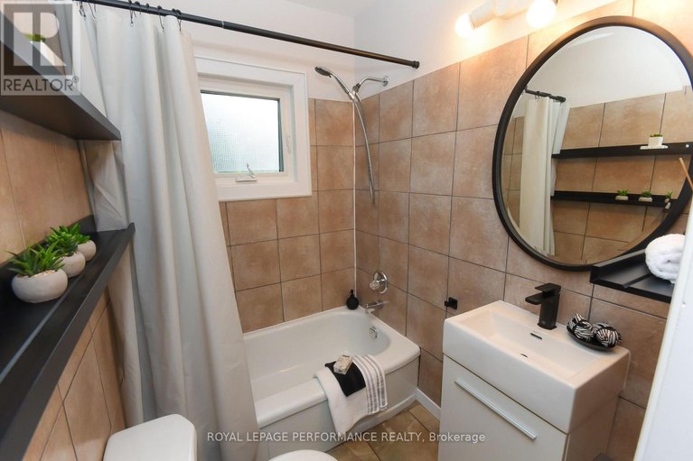 29565528/274-queen-mary-street/overbrookcastle-heights/ottawa/ontario/K1K1X2_20