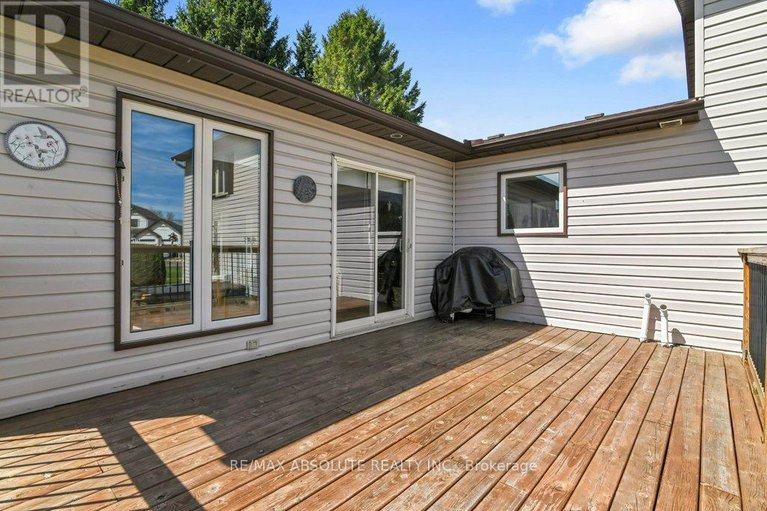 29665092/535-gascon-street/village-of-russell/russell/ontario/K4R1C6_30