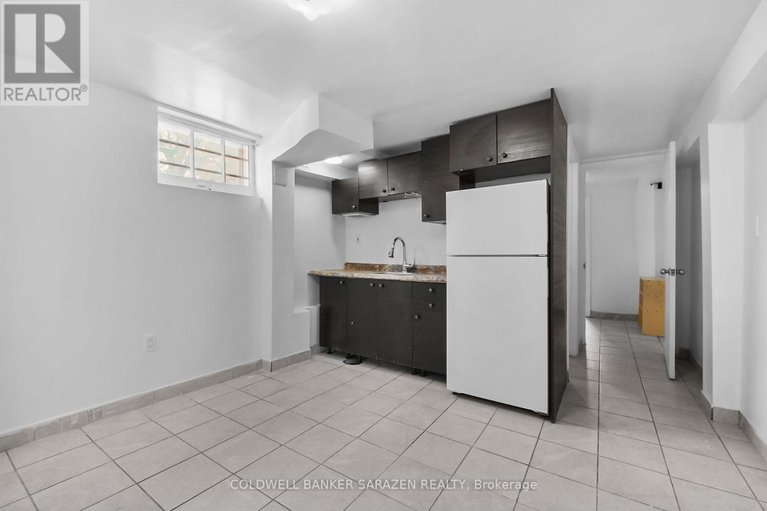 29554876/911-blair-road/cardinal-heights/ottawa/ontario/K1J7M8_30