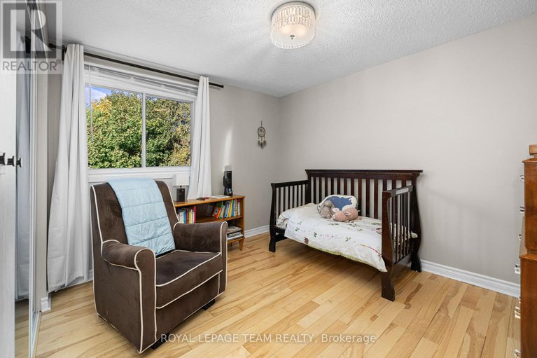 28977785/4397-whittaker-crescent/pineview/ottawa/ontario/K1B4P1_24