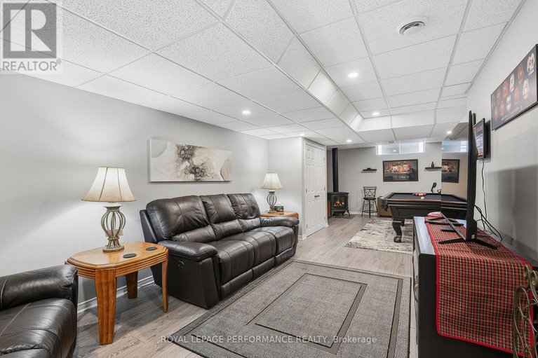 29611757/112-jade-street/town-of-rockland/clarence-rockland/ontario/K4K0C8_19