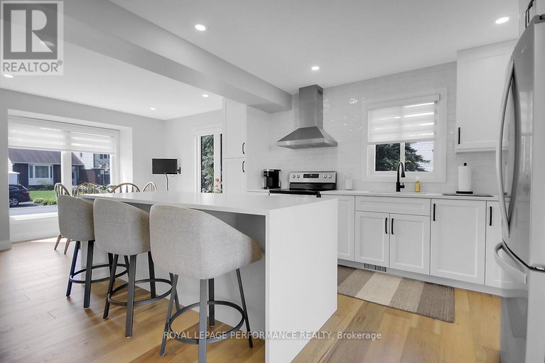 28599541/6343-viseneau-drive/chateauneuf/ottawa/ontario/K1C2G8_7