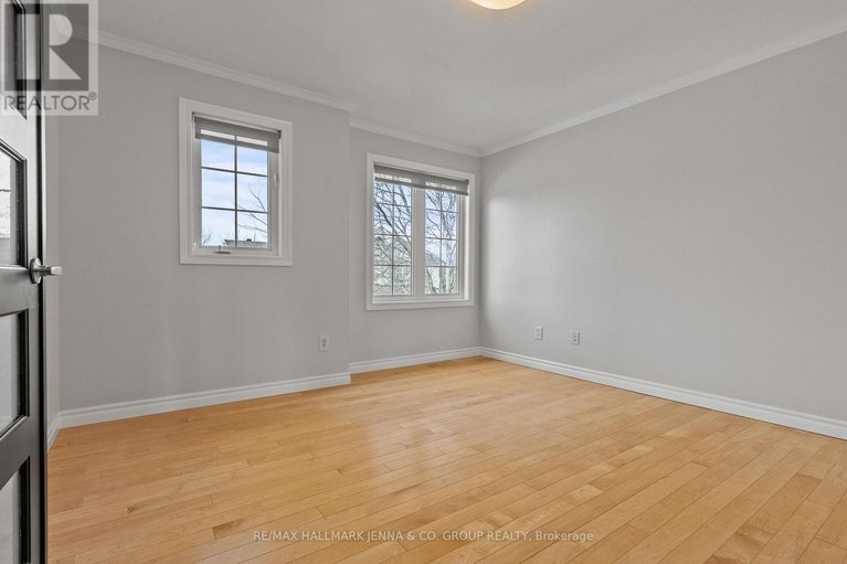 29514784/2649-fallingwater-circle/half-moon-bay/ottawa/ontario/K2J0R6_22