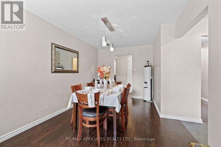 28295817/43-bluegrass-drive/bridlewood/ottawa/ontario/K2M1G2_7