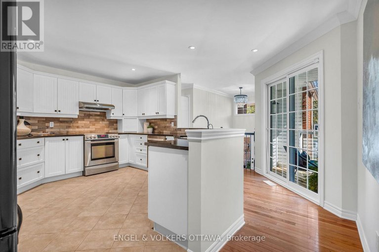 28314579/7359-marcella-drive/osgoode-twp-north-of-reg-rd-6/ottawa/ontario/K4P1P7_3