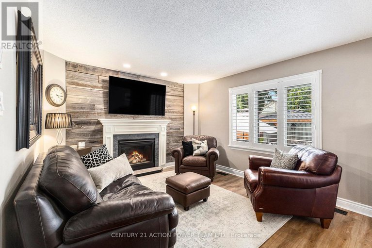 28927560/1017-sheenboro-crescent/fallingbrookpineridge/ottawa/ontario/K4A3M8_7