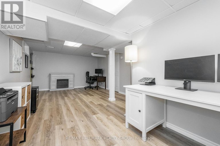 29349068/70-melanie-crescent/glencairnhazeldean/ottawa/ontario/K2L2J8_37