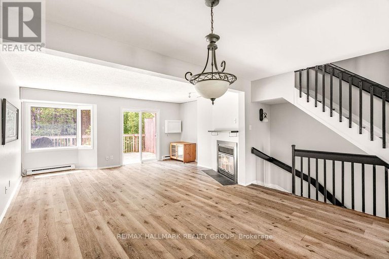28556147/4-1-timberview-way/westcliffe-estates/ottawa/ontario/K2H9M7_8