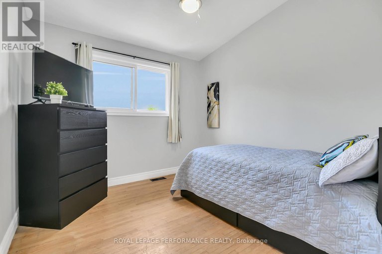 28625415/2117-valley-drive/elmvale-acresurbandale/ottawa/ontario/K1G2P6_21
