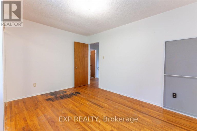 28574220/2209-fillmore-crescent/beacon-hill-north/ottawa/ontario/K1J6A1_15