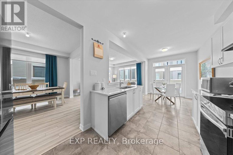 29305395/307-686-quilter-row/goulbourn-twp-from-franktown-rdsouth-to-rideau/ottawa/ontario/K0A2Z0_15