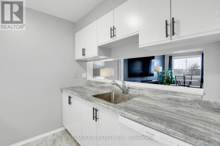 29220948/415-216-viewmount-drive/borden-farmstewart-farmcarleton-heightsparkwood-hills/ottawa/ontario/K2E7X4_15