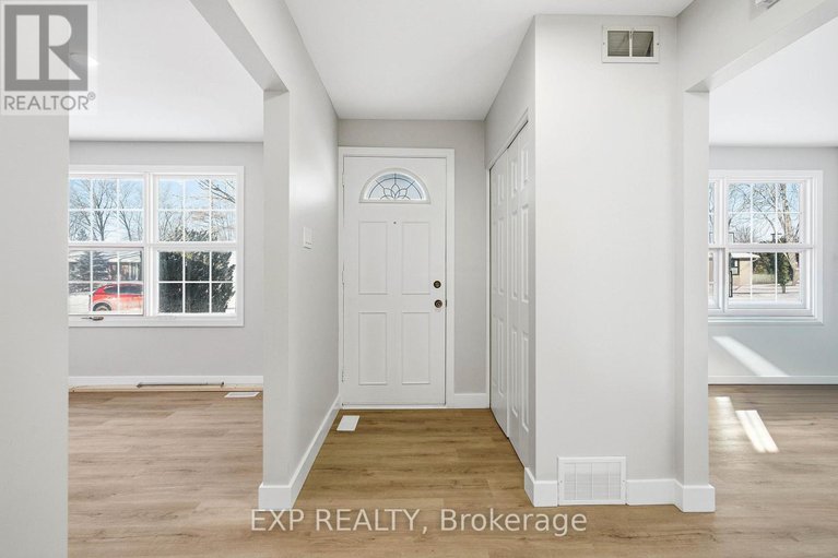 29332687/2158-fillmore-crescent/beacon-hill-north/ottawa/ontario/K1J6A4_3