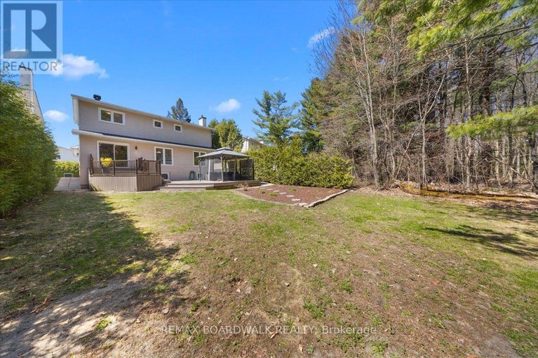 29672747/1443-larkhaven-crescent/orleanssunridge/ottawa/ontario/K1C5A5_44