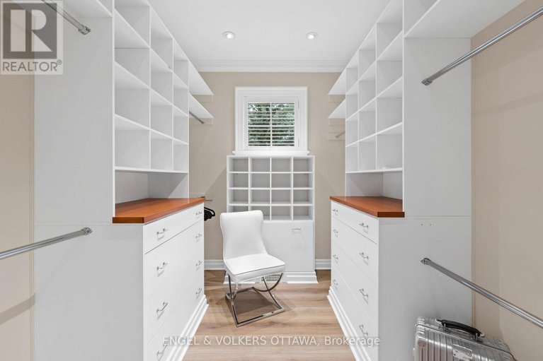 29571244/6029-rideau-valley-drive-n/manotick-south-to-roger-stevens/ottawa/ontario/K4M1B3_22