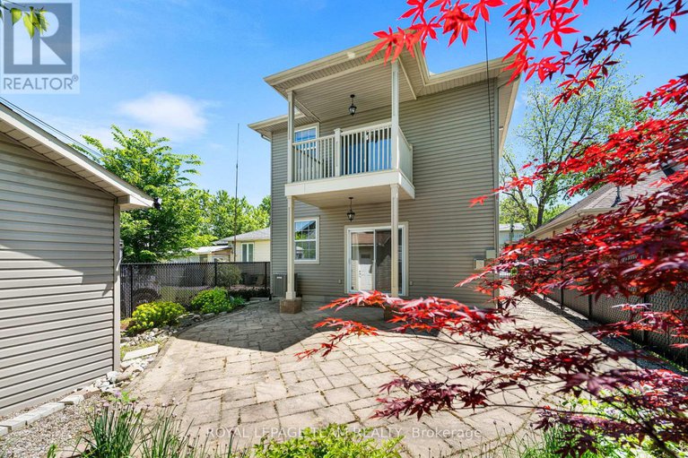 28382837/2911-ahearn-avenue/britannia/ottawa/ontario/K2B7A1_27