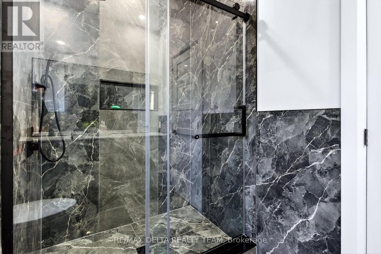 29628151/7861-springhill-road/metcalfe/ottawa/ontario/K0C2K0_23