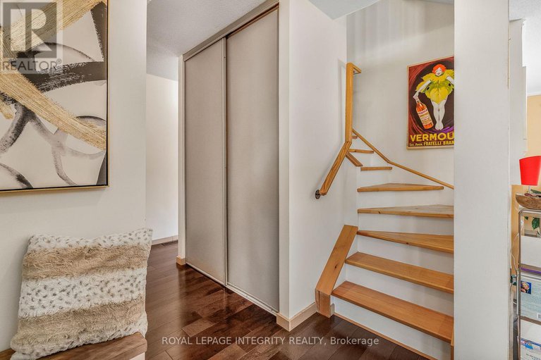 28956681/1454-deavy-way/bilberry-creekqueenswood-heights/ottawa/ontario/K1E2W8_9