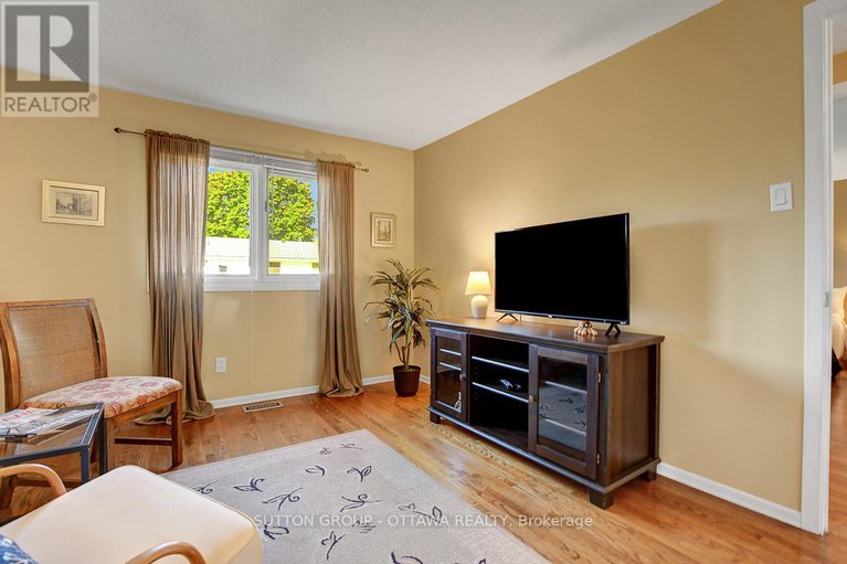 28874659/124-post-road/glencairnhazeldean/ottawa/ontario/K2L1L2_29