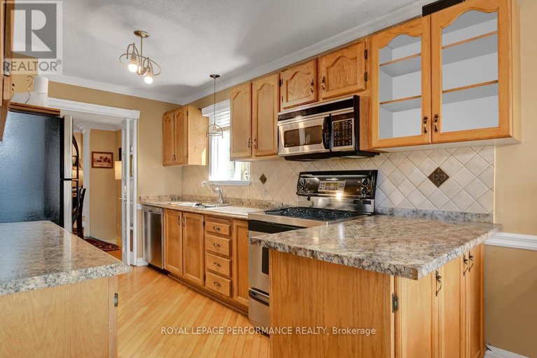 28896449/1815-belval-crescent/orleanssunridge/ottawa/ontario/K1C6J3_5