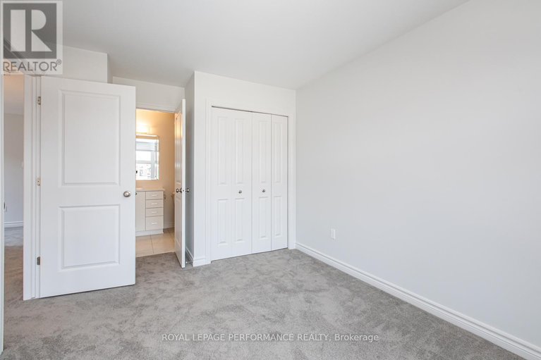 29649024/635-cordelette-circle/mer-bleuebradley-estatesanderson-park/ottawa/ontario/K1W0P2_33