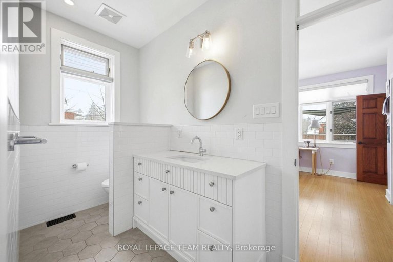 29616442/483-golden-avenue/mckellarhighland/ottawa/ontario/K2A2E4_13