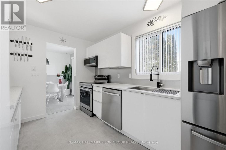 29381602/1456-prestone-drive/bilberry-creekqueenswood-heights/ottawa/ontario/K1E1M4_8