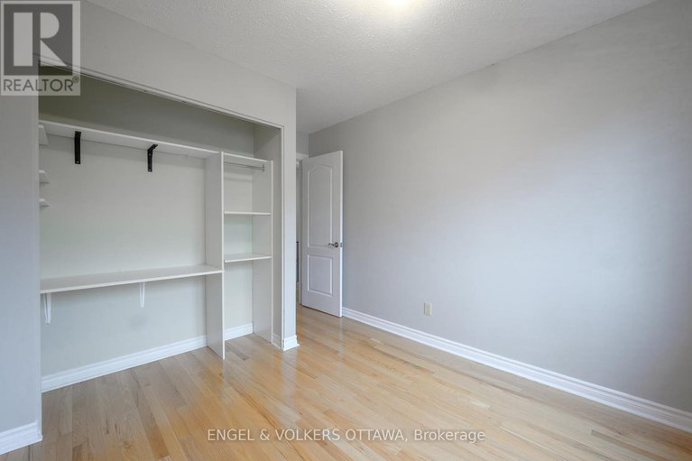 28925521/355-kintyre-private/carleton-square/ottawa/ontario/K2C3M6_25