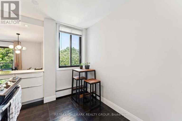 28620616/406-333-chapel-street/sandy-hill/ottawa/ontario/K1N8Y8_9