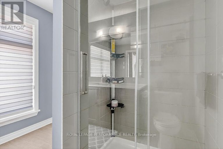 29690185/790-cairn-cres-crescent-e/mer-bleuebradley-estatesanderson-park/ottawa/ontario/K1W0P7_29