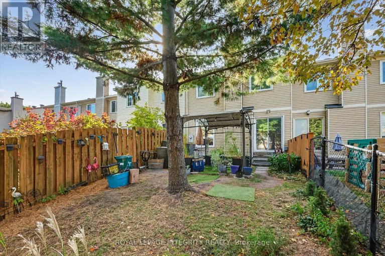 29013773/40-shadetree-crescent/borden-farmstewart-farmcarleton-heightsparkwood-hills/ottawa/ontario/K2E7R2_30