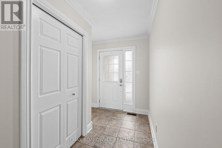 29430722/110-templeton-court/kemptville/north-grenville/ontario/K0G1J0_3