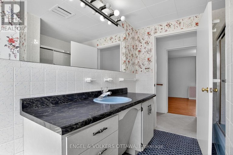 29587308/193-cunningham-avenue-s/applewood-acres/ottawa/ontario/K1H6A7_30