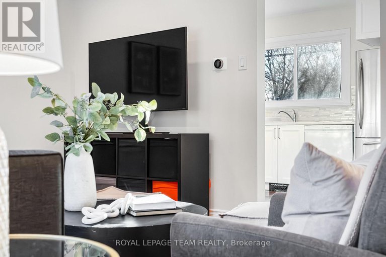 29392514/852-borthwick-avenue/castle-heightsrideau-high/ottawa/ontario/K1K2M8_13