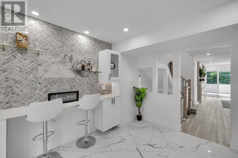 28594235/213-booth-street/west-centre-town/ottawa/ontario/K1R7V4_26