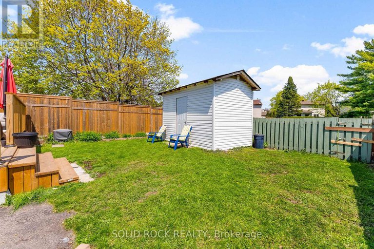 28313092/316-singleton-way/chatelaine-village/ottawa/ontario/K1E2B3_31