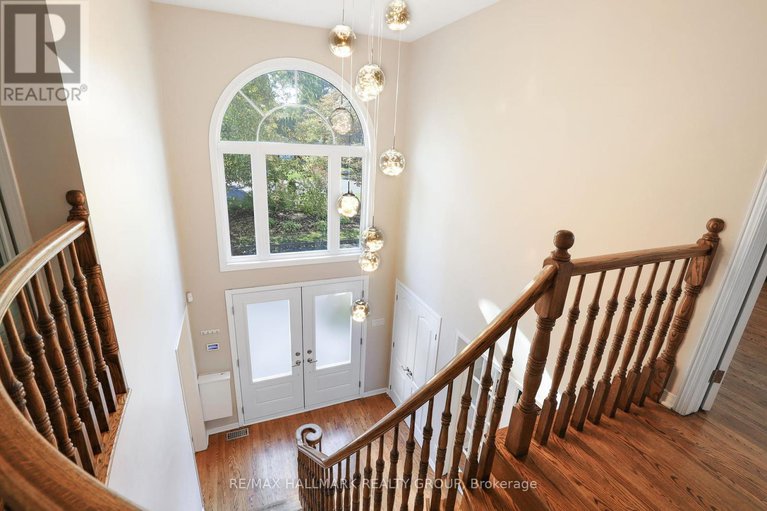 28938196/3062-upper-otterson-place/mooneys-bayrevelstoke/ottawa/ontario/K1V7B6_18