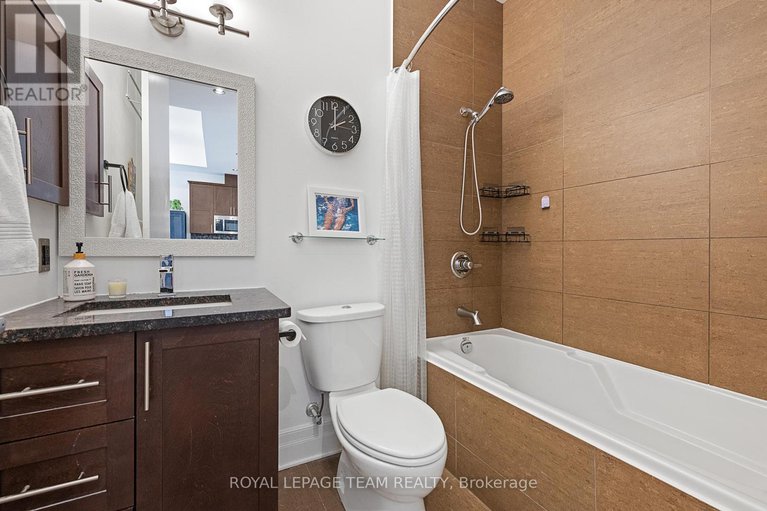 28587284/210-327-breezehill-avenue-s/west-centre-town/ottawa/ontario/K1Y1R6_15