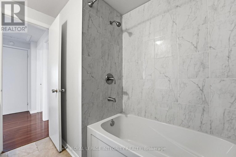 29384406/1281-meadowlands-drive-e/city-viewskylinefisher-heightsparkwood-hills/ottawa/ontario/K2E6K4_27