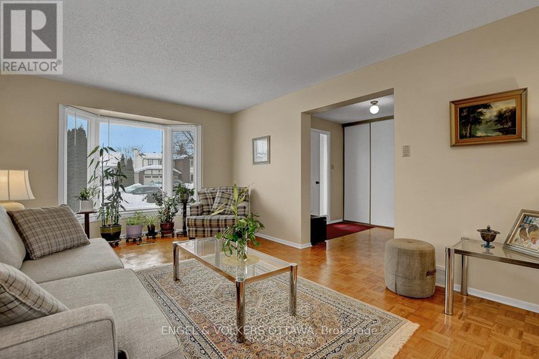 29381933/1016-driftwood-crescent/convent-glen/ottawa/ontario/K1C2P1_6