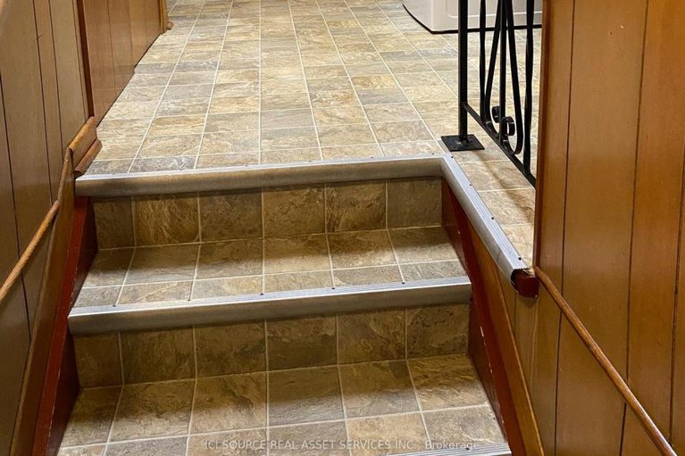 29278430/11-peter-street/maxville/north-glengarry/ontario/K0C1T0_13