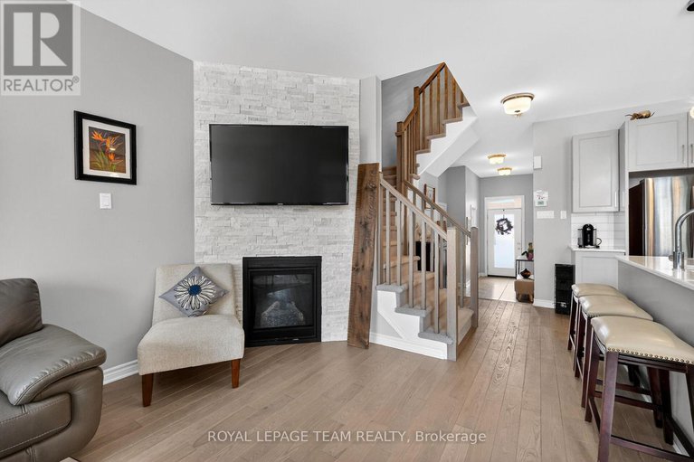 29372615/829-miikana-road/blossom-parkkemp-parkfindlay-creek/ottawa/ontario/K1X0G5_12