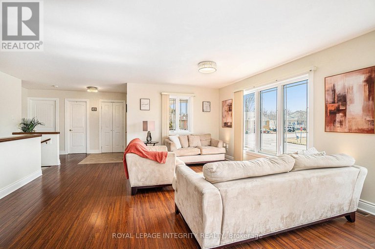 29409761/55-rowan-drive/morrisburg/south-dundas/ontario/K0C1X0_4