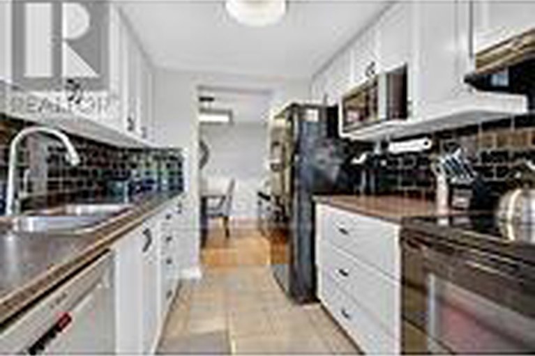 28946119/108-landover-crescent/emerald-meadowstrailwest/ottawa/ontario/K2M2W4_13
