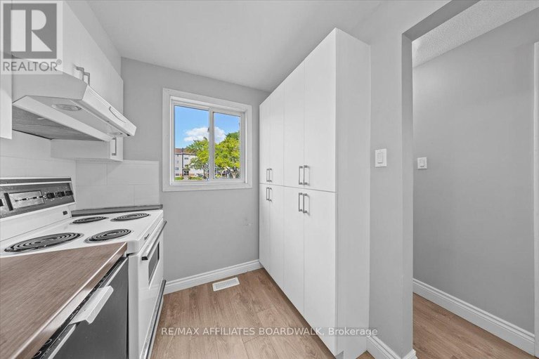 28857204/6482-bilberry-drive/convent-glen-north/ottawa/ontario/K1C4N8_5