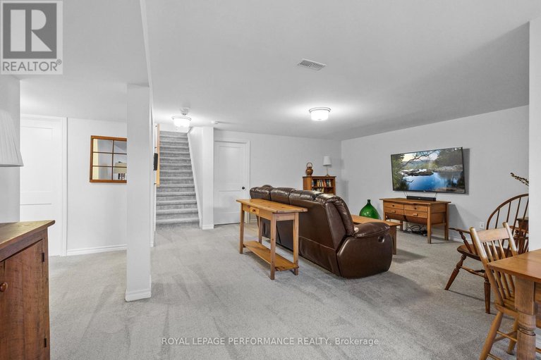 29645046/527-silverbell-crescent/blossom-parkkemp-parkfindlay-creek/ottawa/ontario/K1T0N9_36