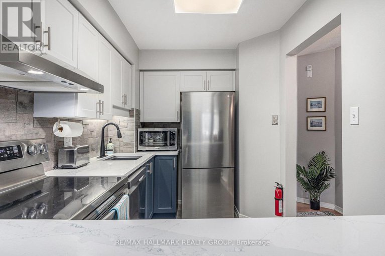 28394820/63-briston-private/hunt-club-park/ottawa/ontario/K1G5P8_9